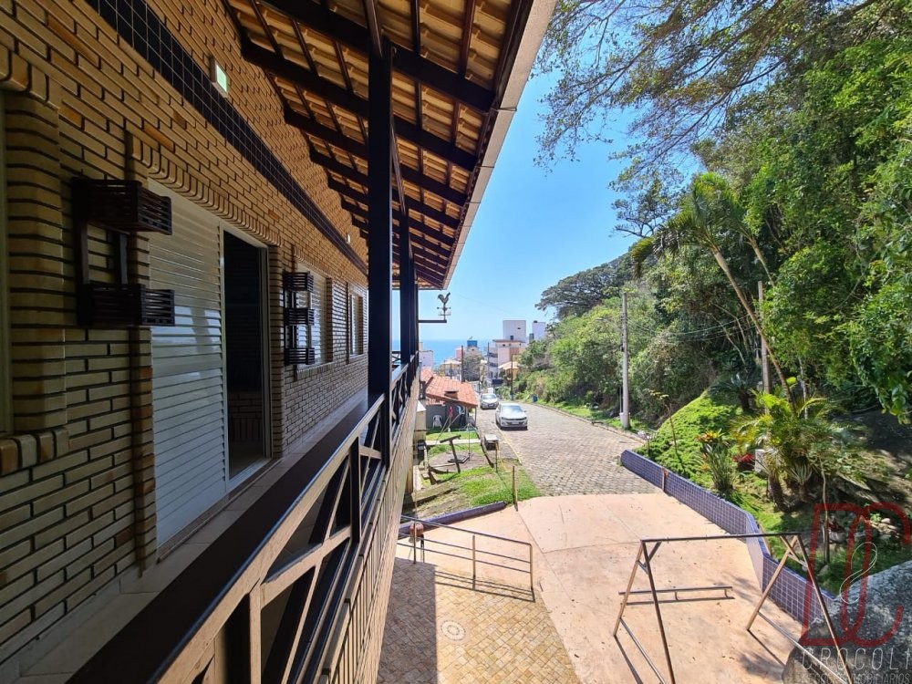 Casa de Pedra - 14 pessoas - Bombinhas