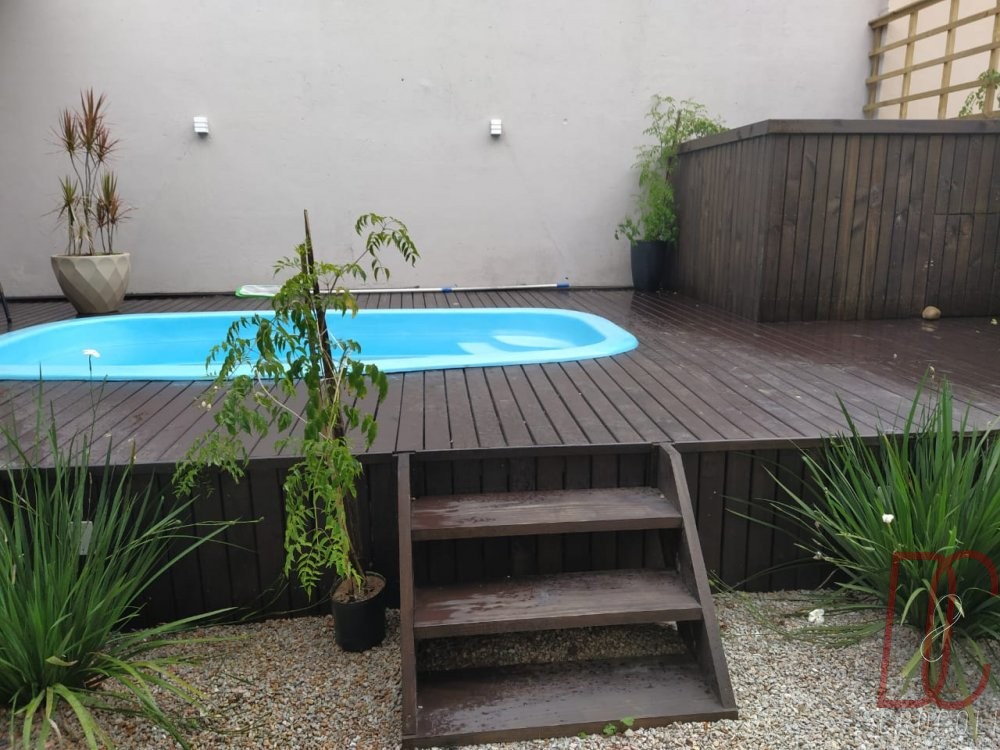  Casa com piscina - 10 pessoas - Bombas