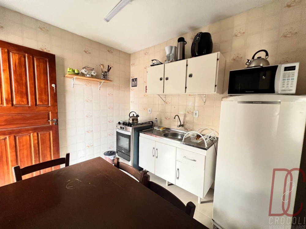 Casa em Bombas c/ 2 pavimentos a 100m mar